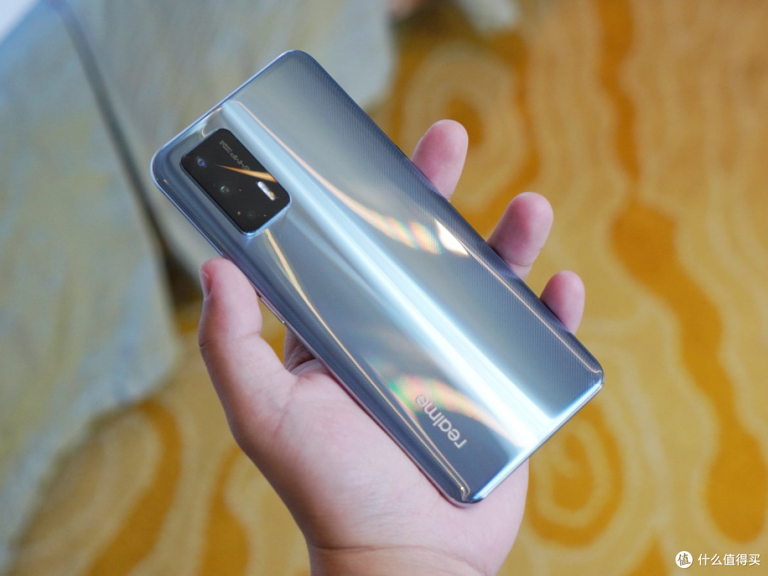 到手价一样,realme GT和红米K40 Pro怎么选?偏科向左,全面向右