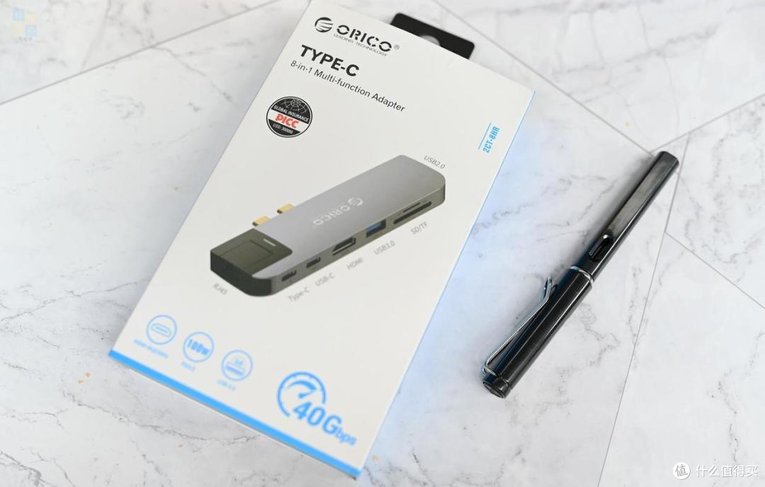 接口更齐全，还支持雷电3，Orico Type-C 八合一多功能扩展坞上手