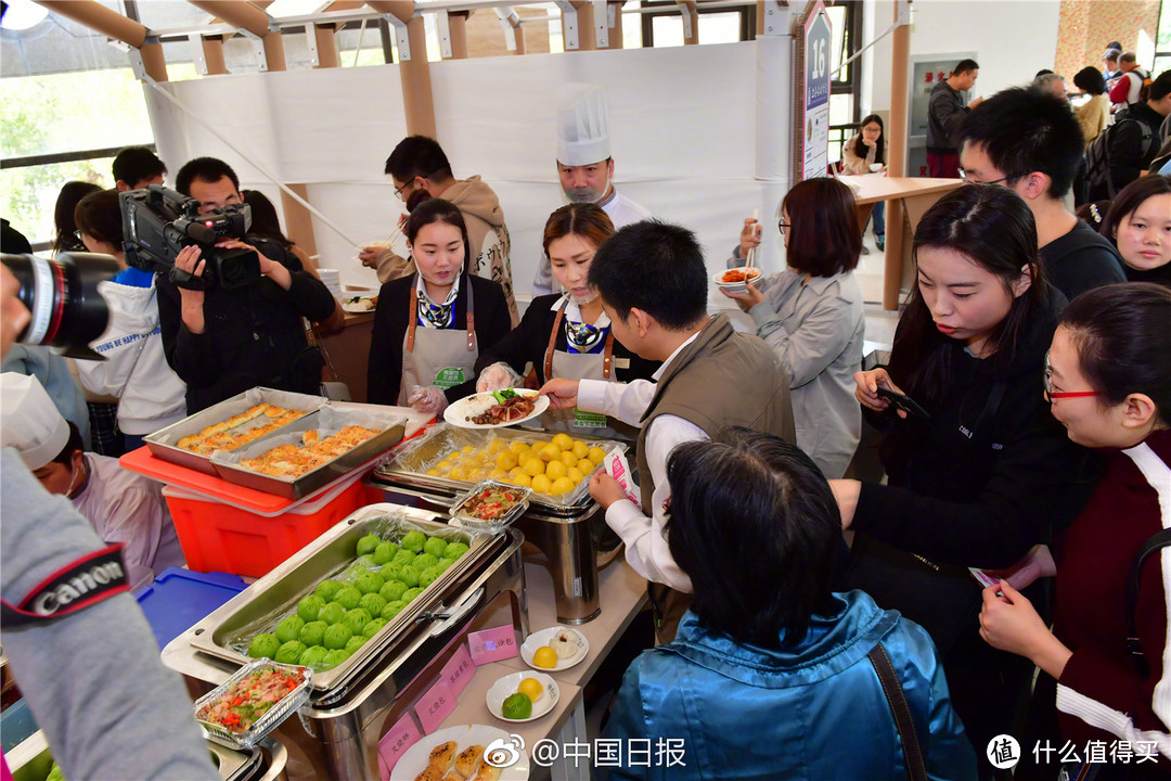 复旦大学的食堂有多实惠，粥3毛，东坡肉3块2，上好大学太值了