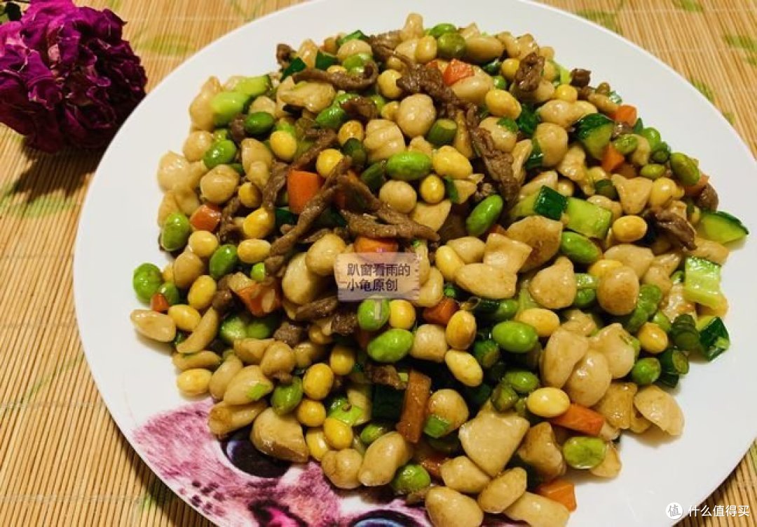 老北京炒疙瘩,配料丰富、口感劲道Q弹,越嚼越好吃,就是这个味