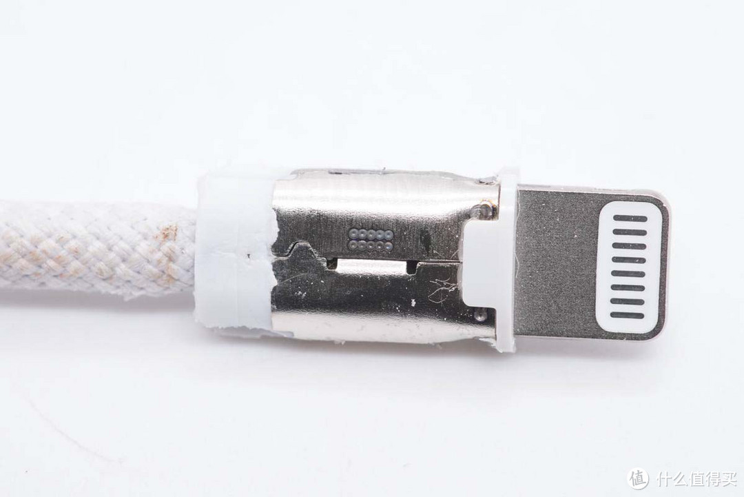 拆解报告:苹果Mac Pro标配Lightning编织线