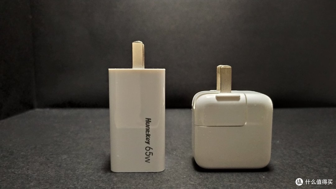 航嘉轻量级桌面快充充电头 Huntkey 65W GaN