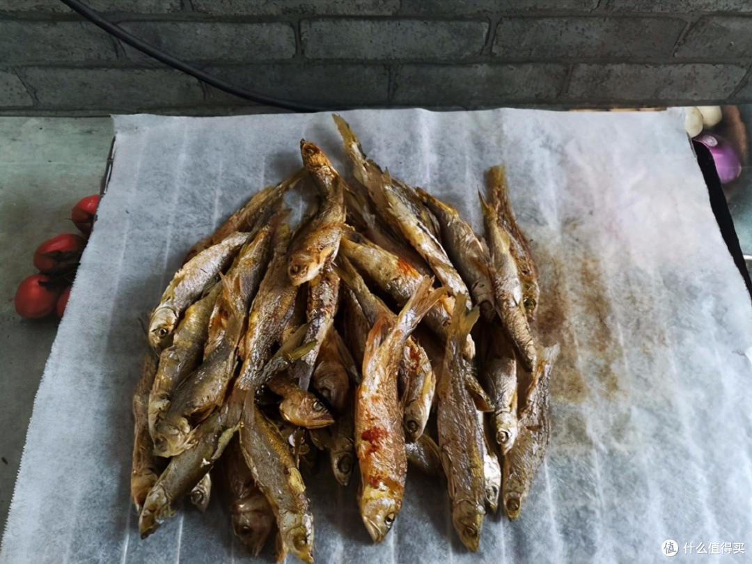 巧熏农家干鱼仔,没有硫磺,没有烟熏味,送朋友大受欢迎