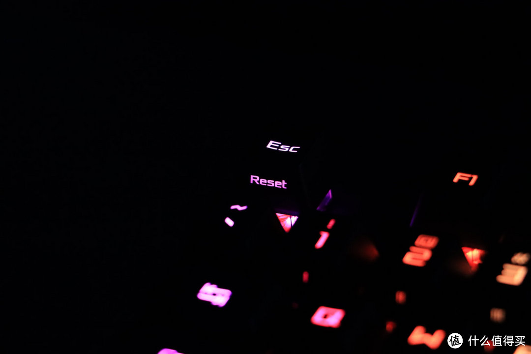 ROG 游侠RX光学机械键盘＆月刃无线版三模游戏鼠标 开箱评测