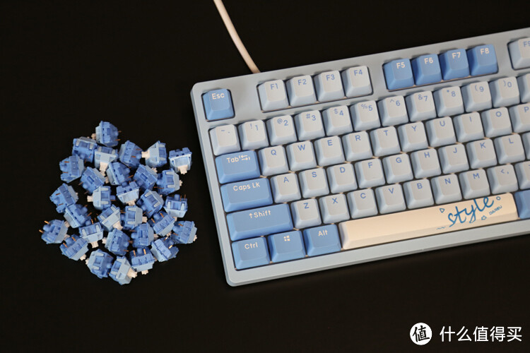 最佳入门客制化体验:达尔优A87天空蓝天空轴+G黄PRO