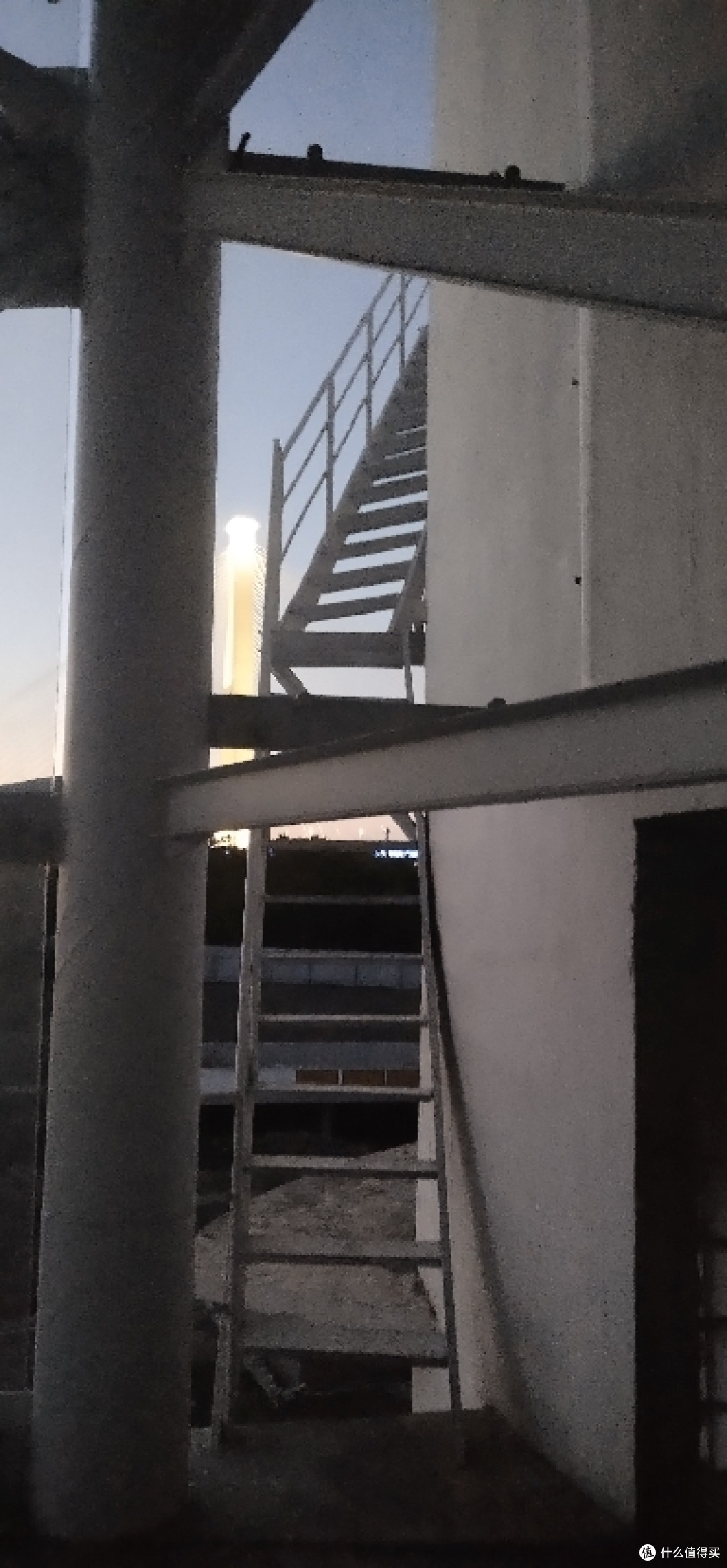 上海浦西新地标(一个圆形巨型的桶)黄浦江边徐浦大桥大号汽油桶建筑改造