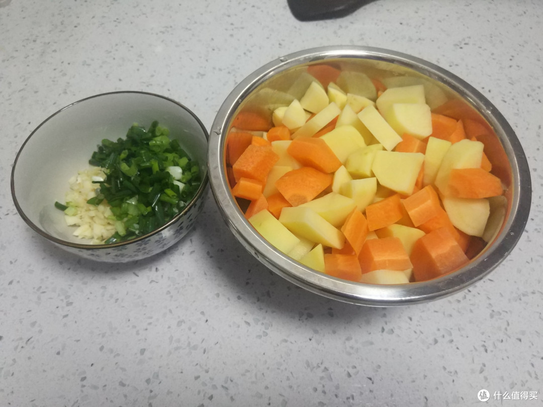 排骨新吃法，不焯水，不炒糖色，加点南乳汁一炖，香味十足特好吃