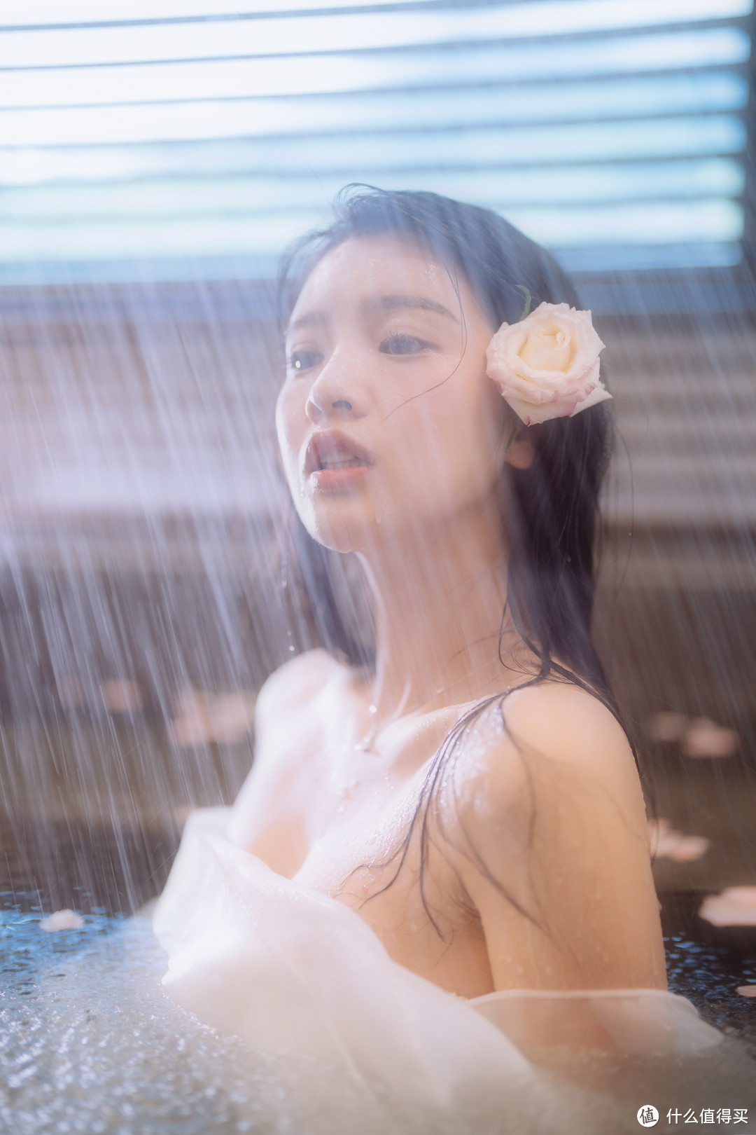 清水出芙蓉，索尼FE50mm F1.2GM镜头下的温泉人像