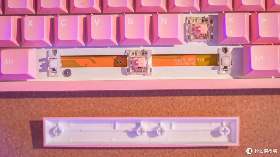 轻便光亮少女心-黑爵K620T蓝牙双模机械键盘