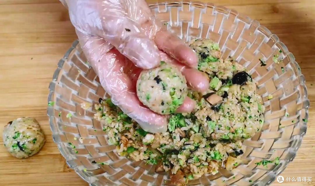 电饭煲香菇鸡肉饭,软糯Q弹