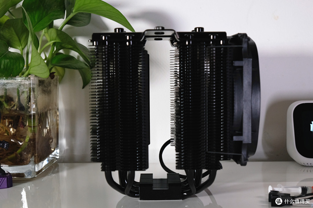 顶级风冷散热器除了性能强劲以外还应具备什么素质？德商必酷DARK ROCK PRO4开箱体验