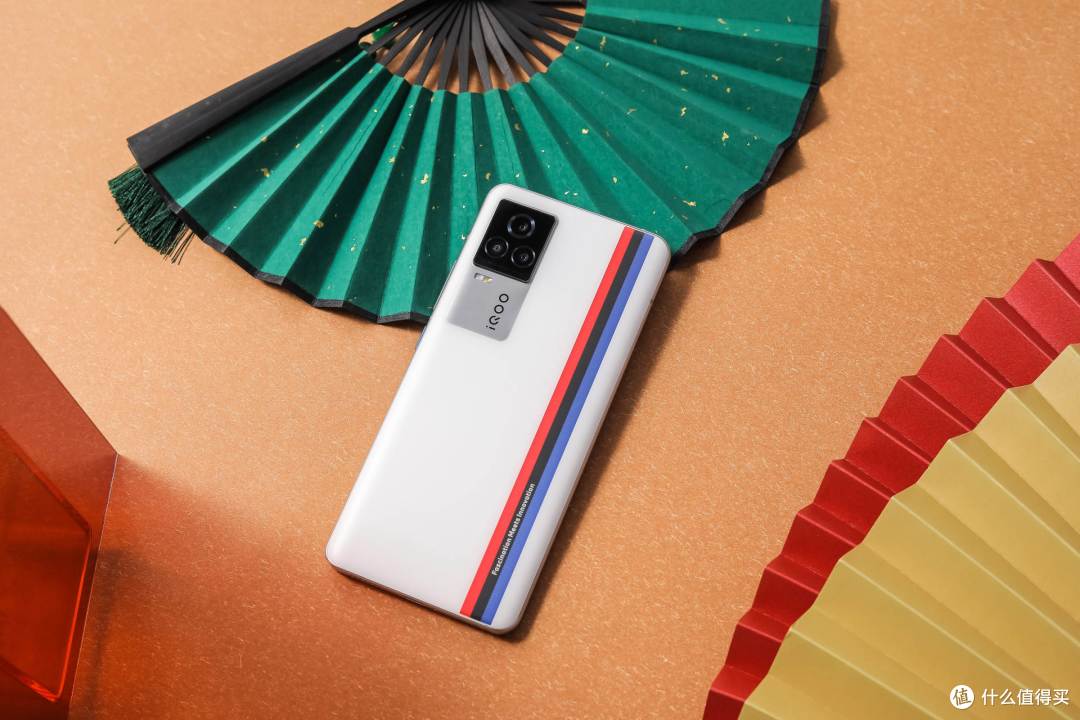 准大学生购机不发愁!多款iQOO手机上线,小白也能闭眼买