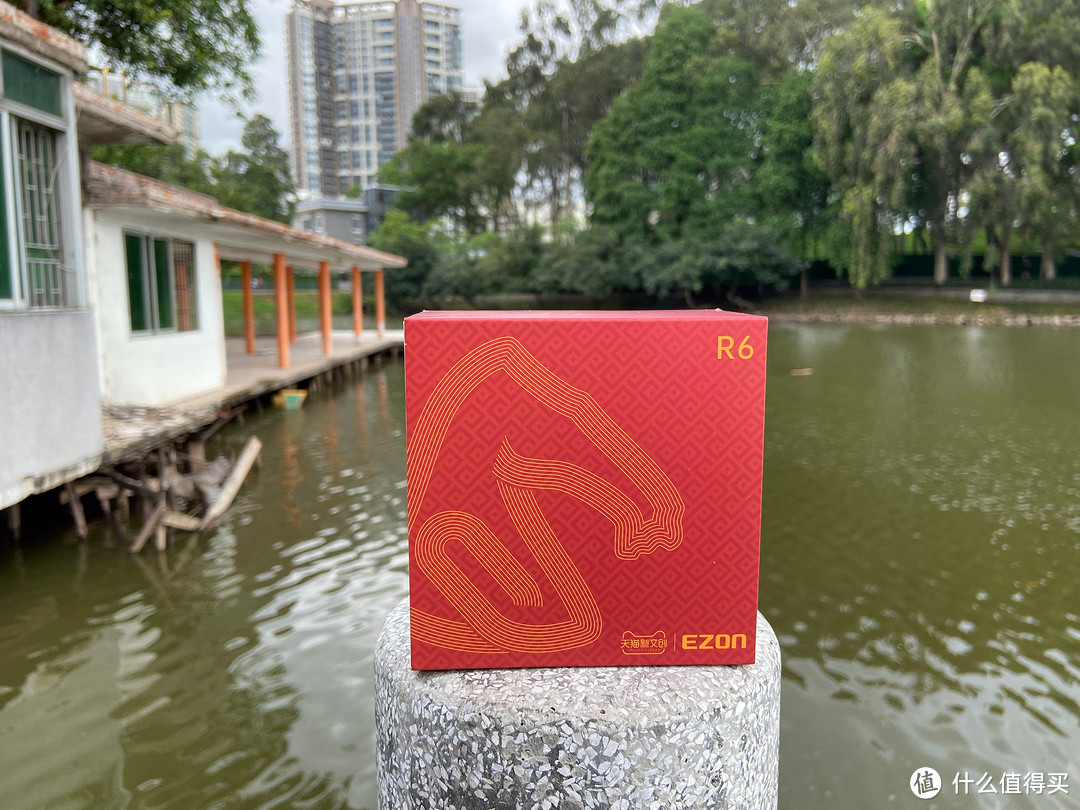 如果感觉跑步单调,不妨来一块运动手表:宜准R6运动手表让跑步更有趣