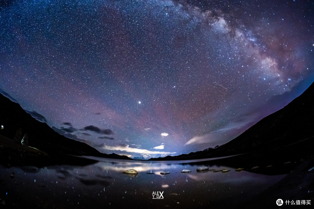 因为错过了最佳时机,银河已经上升到头顶,幸亏带了11mm的超广鱼眼,才
