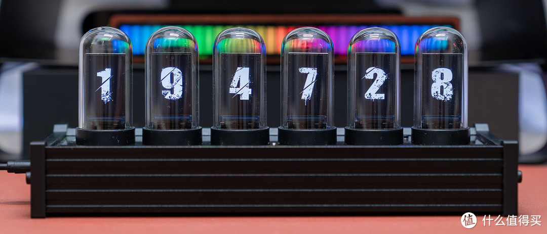桌面 RGB 灯效「剁手清单」:教你玩转拟辉光灯、氛围灯、彩光灯带