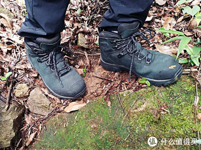 纵享探索乐趣：OUNCE遨游仕T1B登山鞋体验