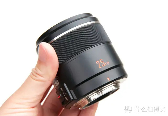 国产自动对焦大光圈定焦镜头 为M43用户带来福音