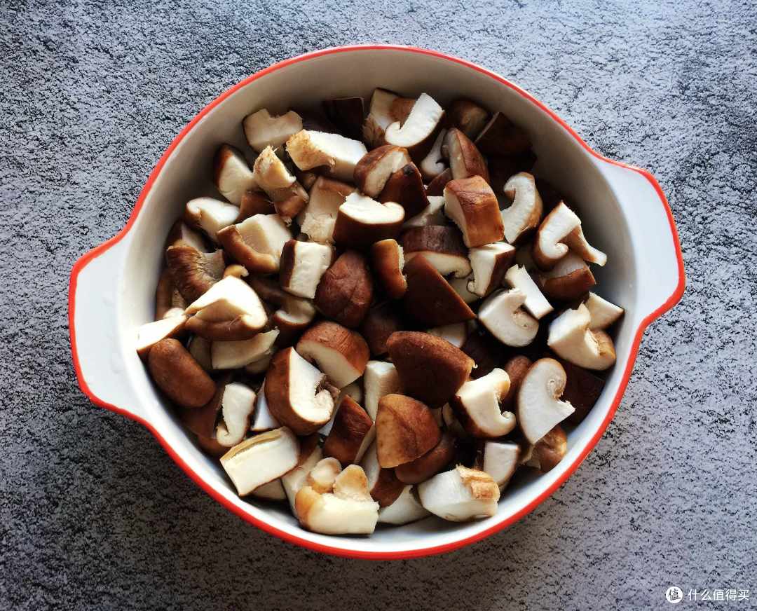 天热胃口差,这菜可常吃,低脂低卡高蛋白,蒸一蒸上桌,开胃下饭