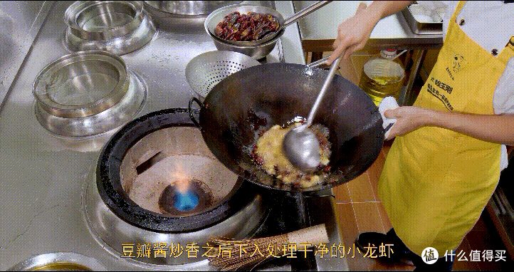 厨师长教你:“油焖小龙虾”的家常做法,香辣入味,越吃越过瘾