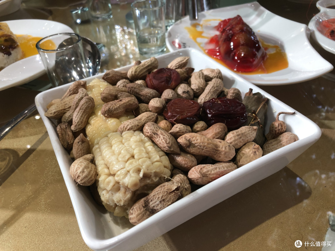 18道菜4道汤,22道菜才799元,三线城市的婚宴菜实惠吗?