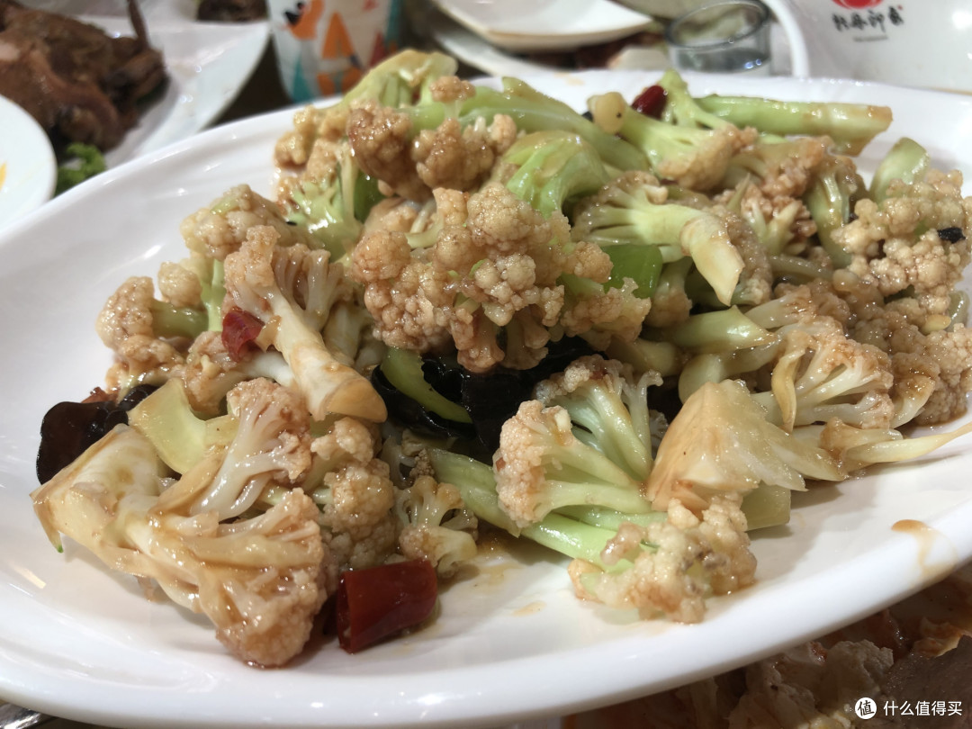 18道菜4道汤,22道菜才799元,三线城市的婚宴菜实惠吗?