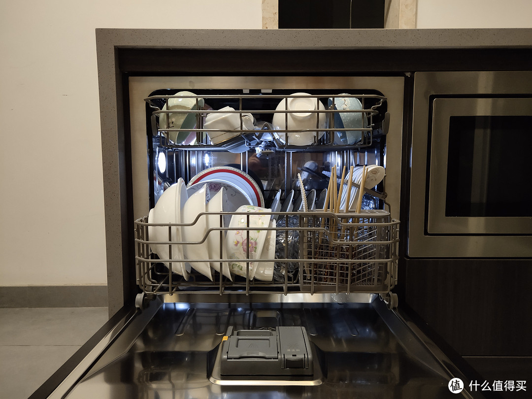 #懒人家电分享#能满足三胎七口之家一餐的洗碗需求——方太NJ01嵌入式洗碗机众测报告。