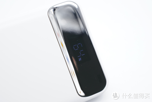 专为iPhone 12系列推出，MOVE SPEED移速20W磁吸无线充电宝评测