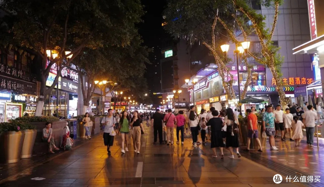 吃夜宵、看夜景，想过一个激情的夏天，你还是得来重庆