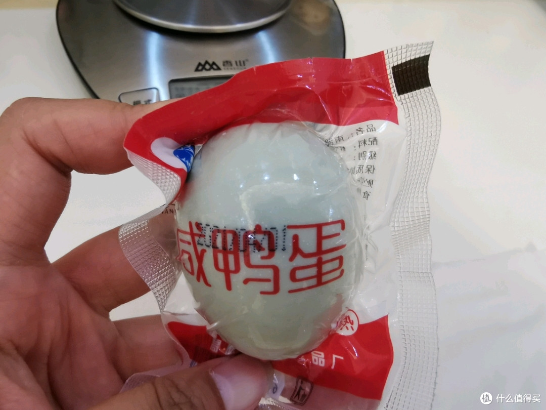 滋滋冒油的咸鸭蛋!来自高邮咸鸭蛋!来自人间三餐四季!