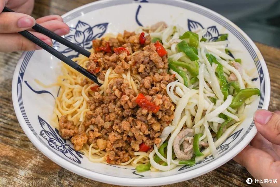 三天狂嗦40碗冷面,告诉你今夏哪家值得吃