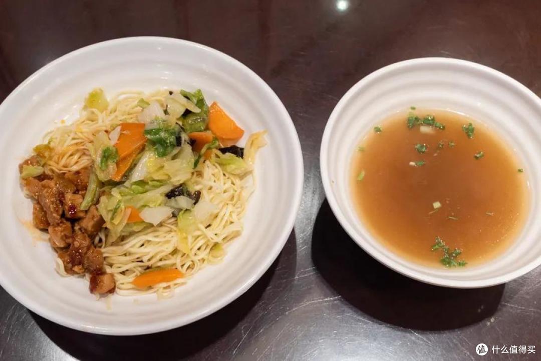 三天狂嗦40碗冷面,告诉你今夏哪家值得吃