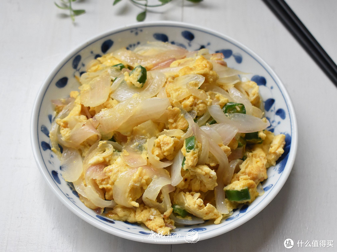 它低脂水分含量多，用鸡蛋炒两下开胃又下饭