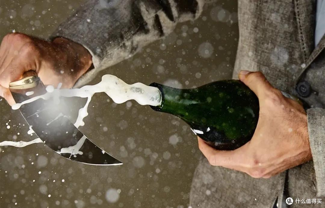 如何专业又优雅的开香槟?