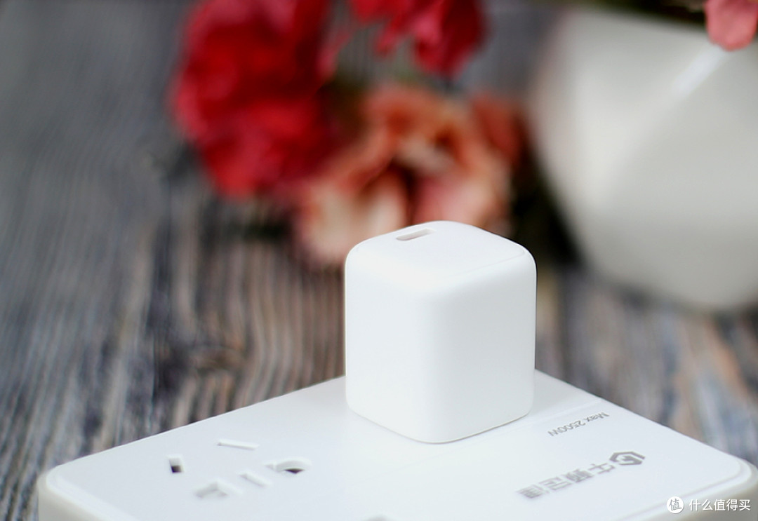 小巧精致安全高效，QCY迷你20W PD充电器体验