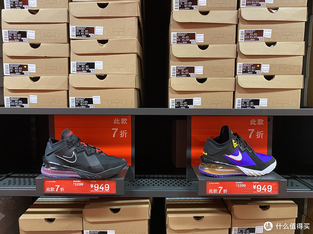 鞋服配️满688额外75折!好久没逛过Nike折扣店了
