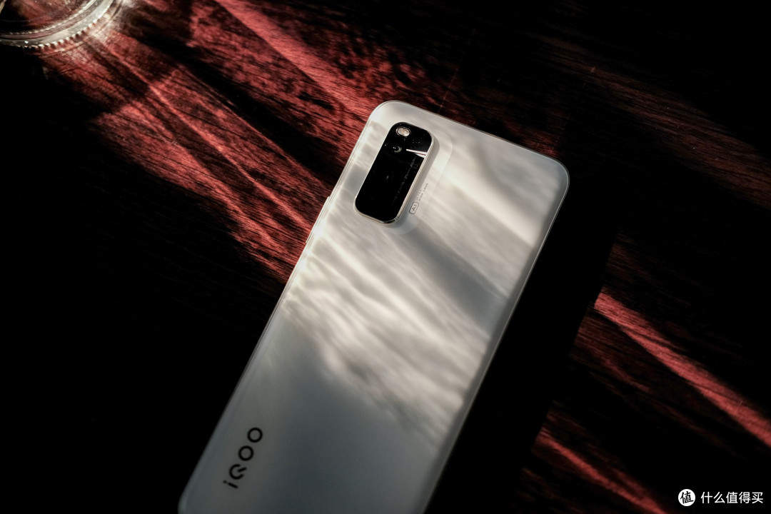 2021年残余LCD党的购机无奈——iQOO Neo 5活力版