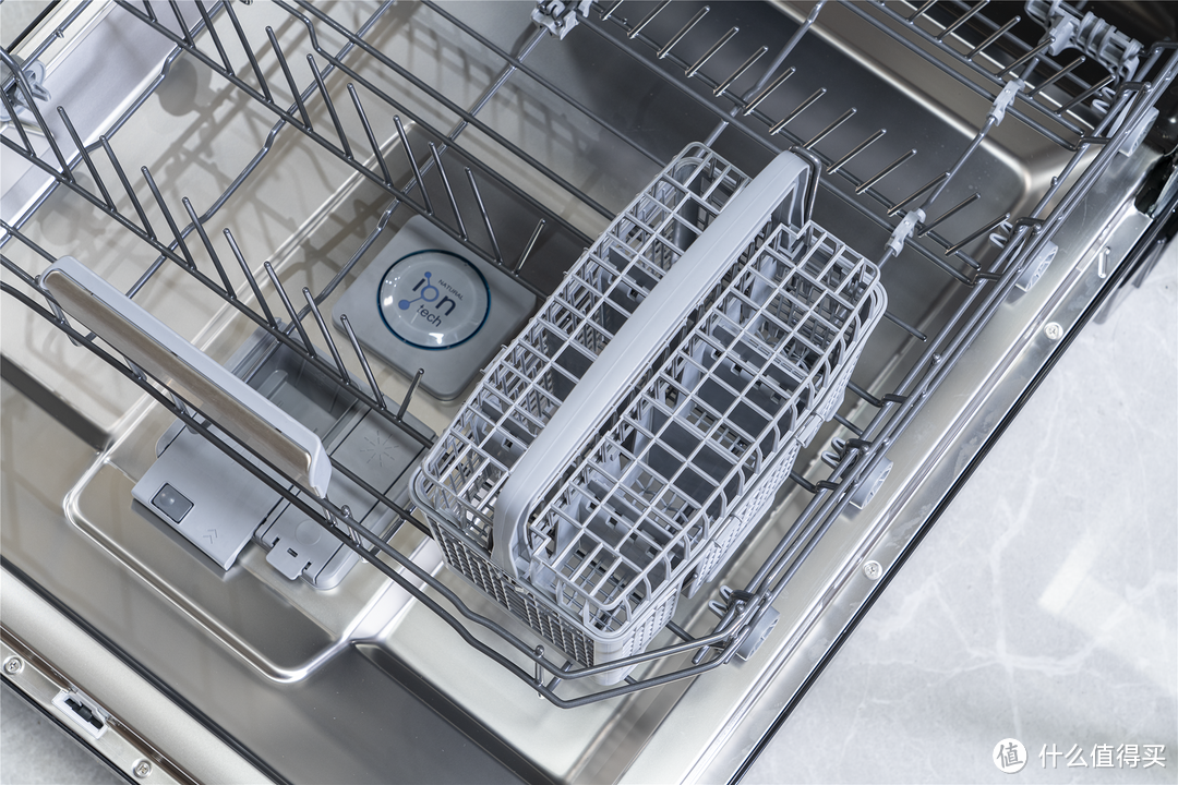 欧洲进口的平价洗碗机是什么水平？Arda13套洗碗机体验