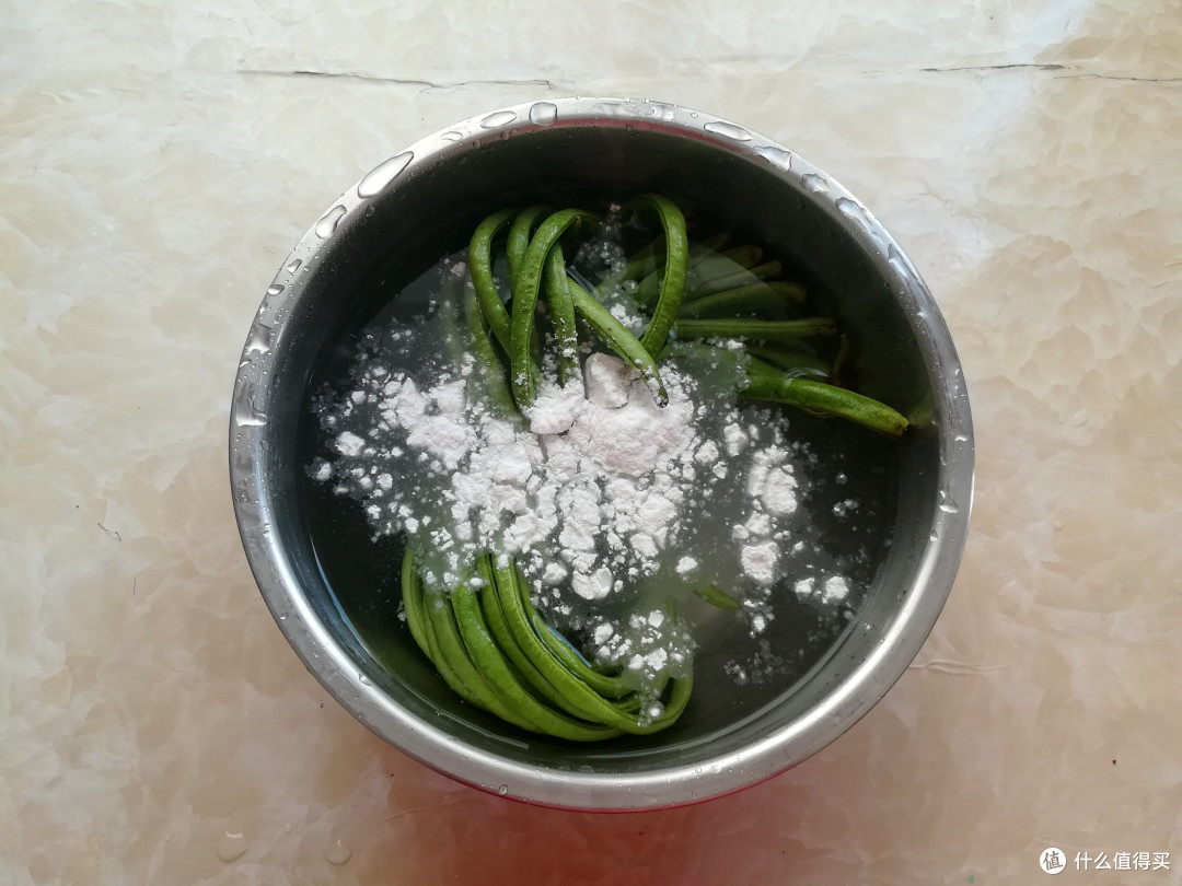 夏天,炒菜不如蒸菜,不放一滴油,营养流失少,比大鱼大肉还香