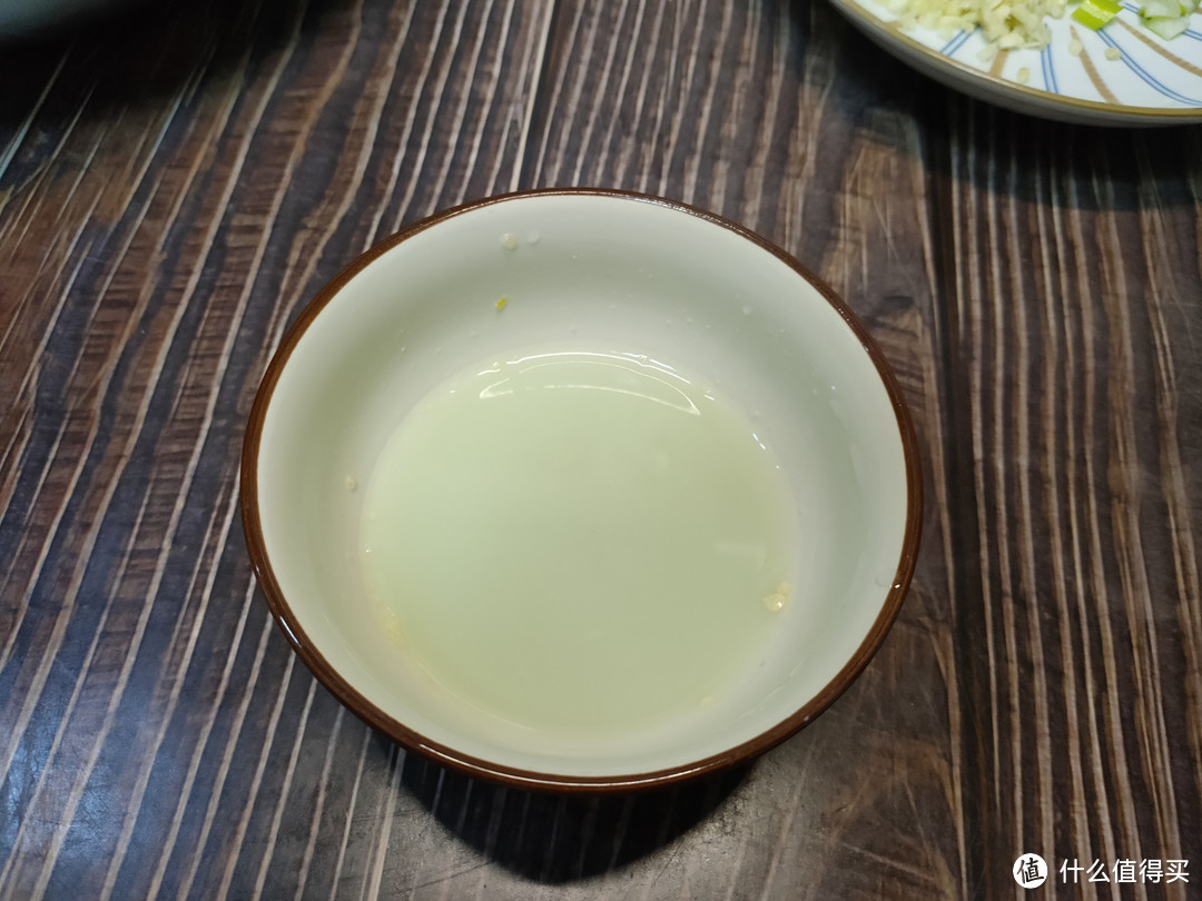 炒油麦菜，焯水还是直接炒？不少人搞错了步骤，难怪不脆不入味