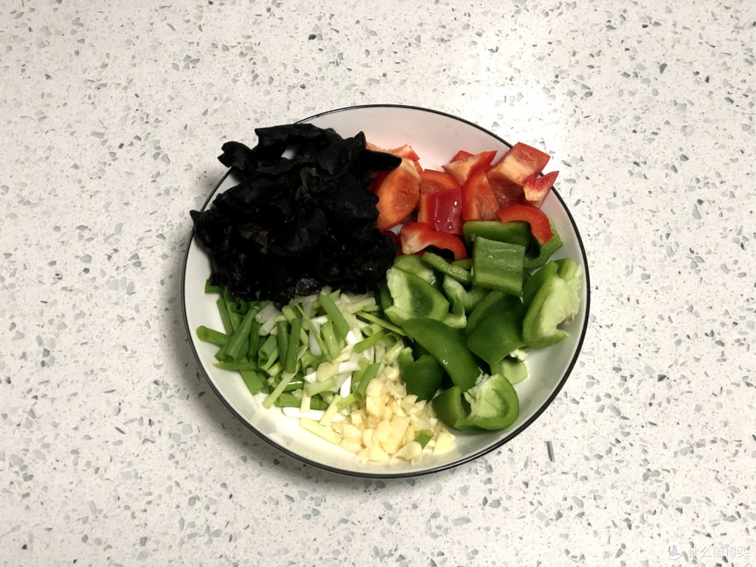 冬瓜别再炖排骨了，试试这种新吃法，香软可口，跟红烧肉有一拼