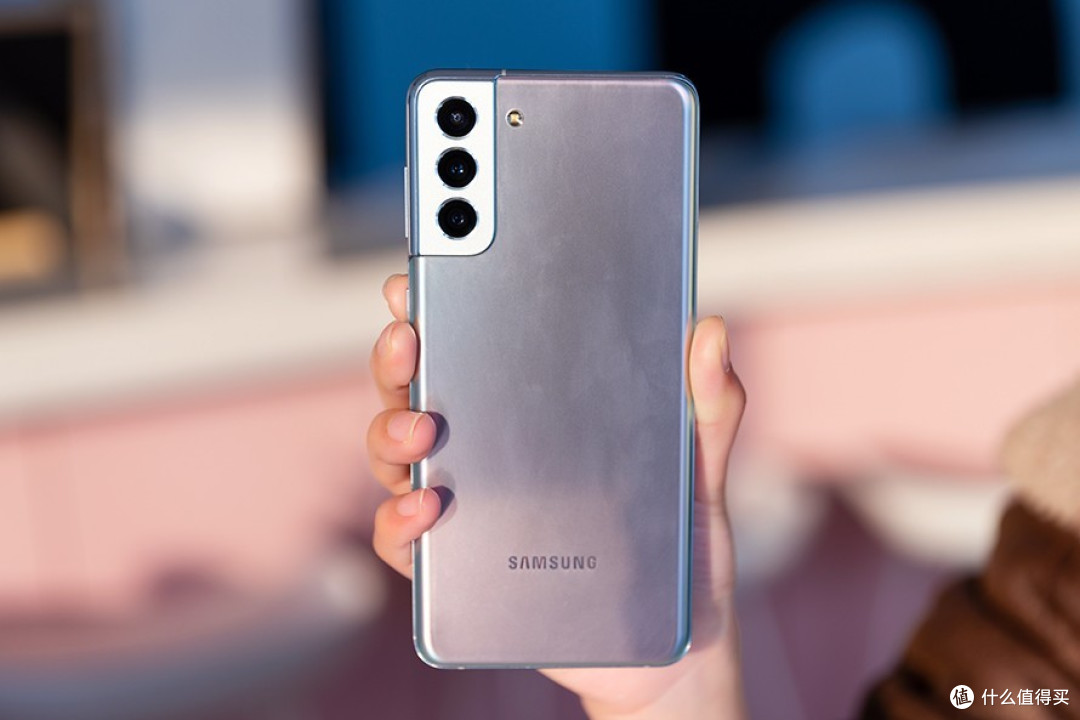 三星s21评测屏大边窄全新摄像头设计