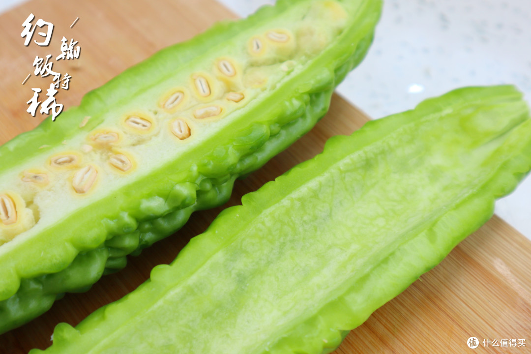 天热，怕油怕腻就做这道菜，两样食材搭配简单一蒸，味道鲜美至极