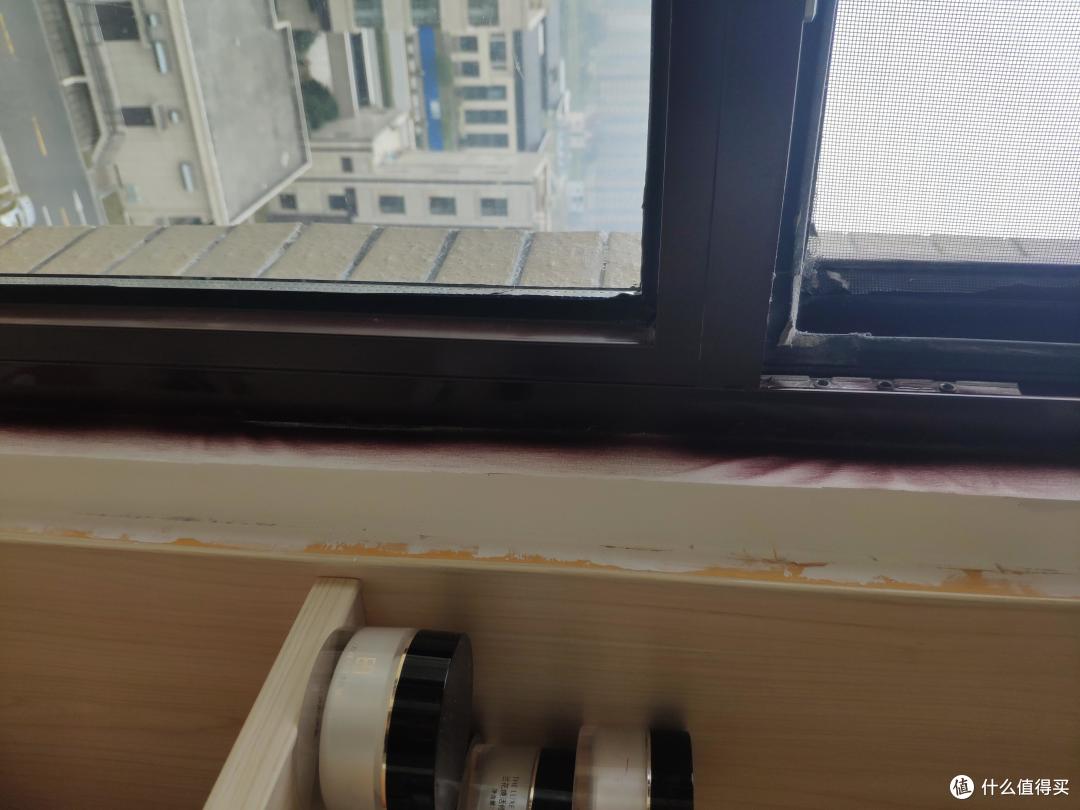 等自喷漆干透 就可以把这个阳角刷乳胶漆了
