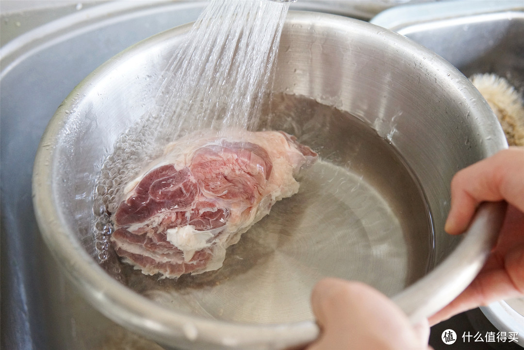 天太热,做了一盘“清凉牛肉卷”,清凉酸爽,吃几个上瘾了