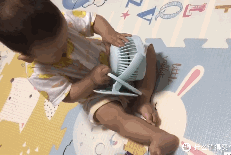 婴儿车也能装“空调”，宝宝成为小区最靓的仔，素乐风扇F3