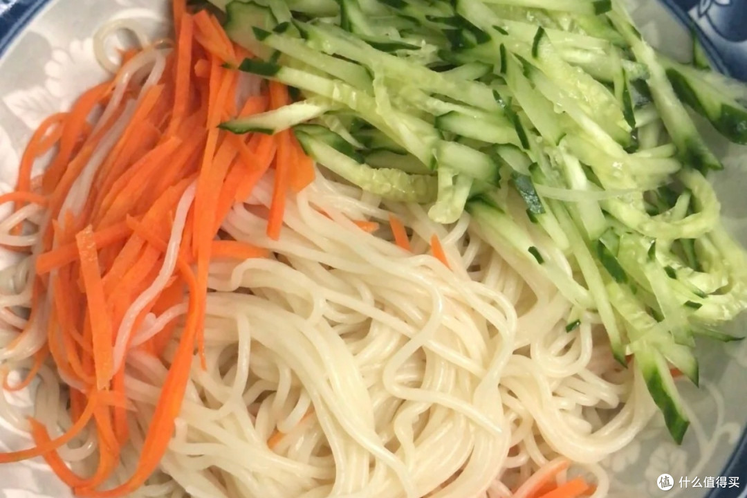 天热吃不下饭,那就来碗“凉面”!15分钟上桌,劲道凉爽超解馋