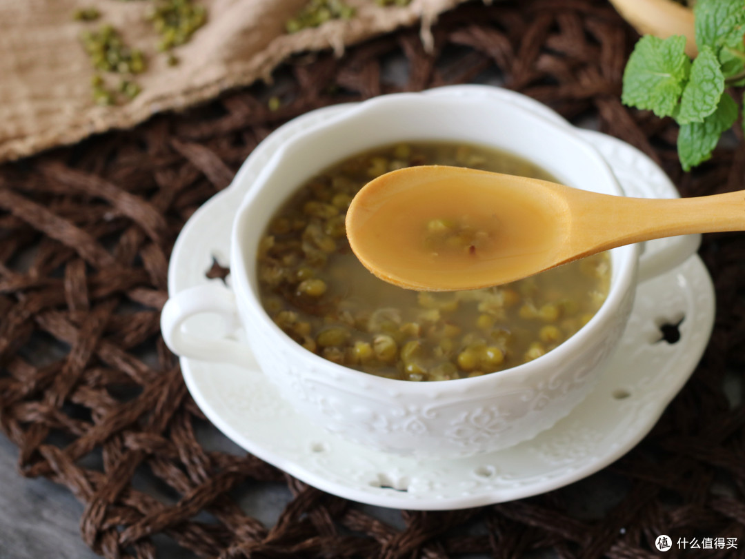 煮绿豆粥用冰糖还是红糖？区别还挺大