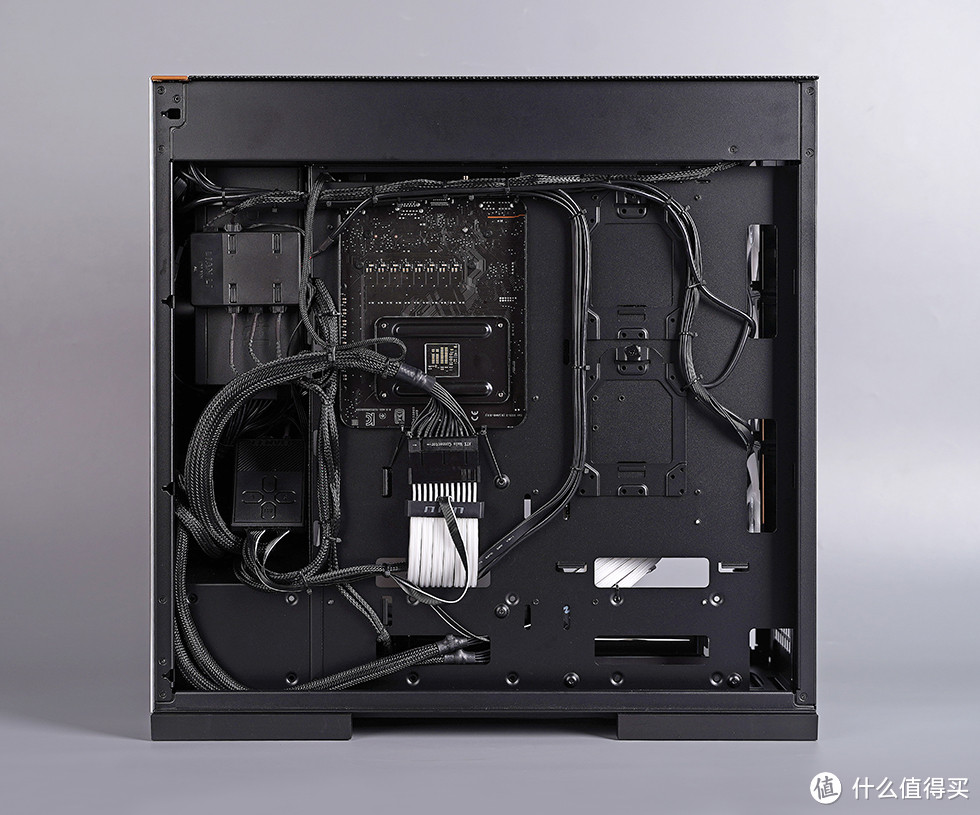 几何未来「重塑」垂直风道机箱，5900X、B550-XE、RTX 3080TI