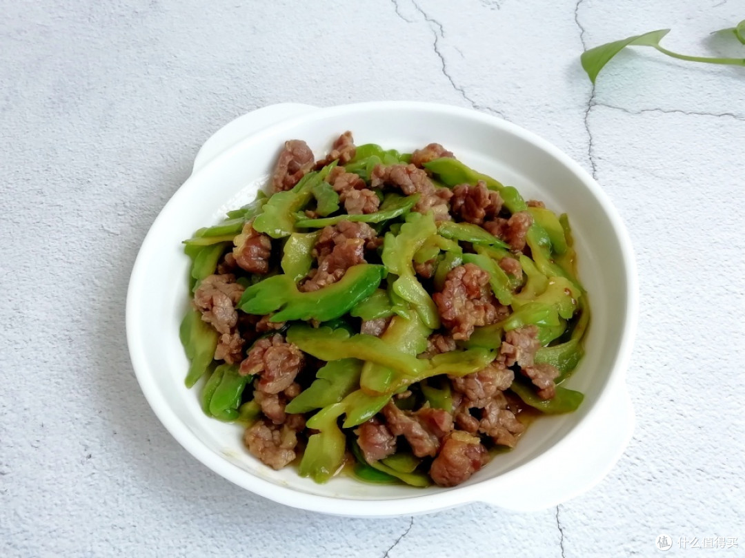 苦瓜和它才是绝配，简单炒一炒，营养又开胃，再贵也要给孩子吃