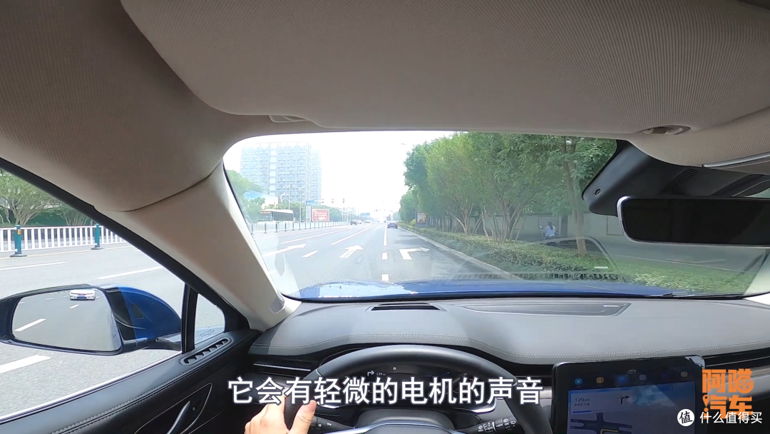 终于知道为何很多司机开过电车后,再也不想碰油车,喵哥有话要说